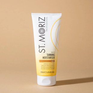 Лосьйон зволожуючий для поступової засмаги St Moriz Professional Tanning Moisturiser 200 мл 1482453 фото
